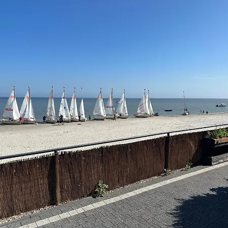 5 Metrow Od Morza Rewa