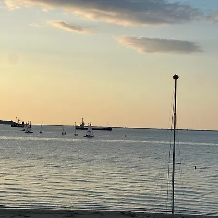 5 Metrow Od Morza Apartment Rewa