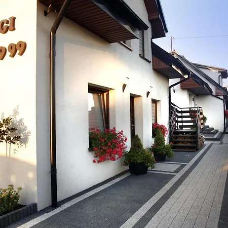 5 Metrow Od Morza Apartment Rewa