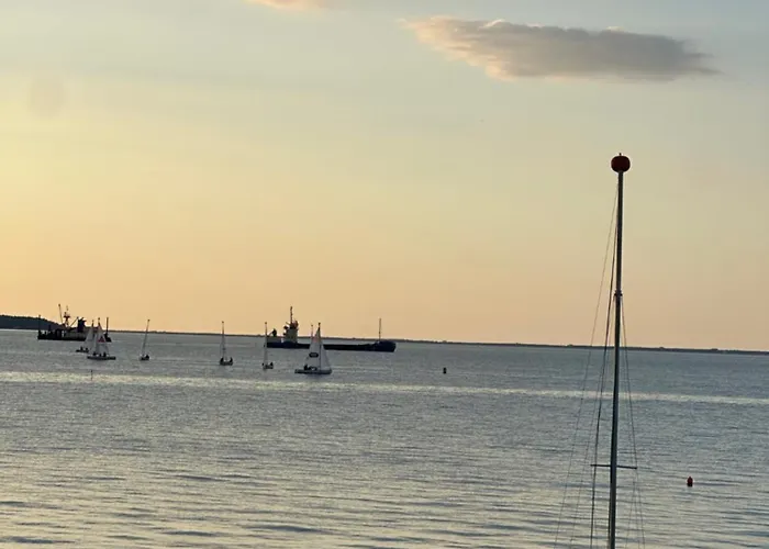 5 Metrow Od Morza Lägenhet Rewa